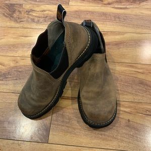 Ariat leather great condition brown  work shoe